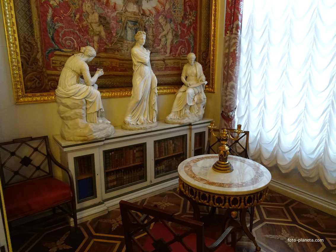 В залах Павловского дворца