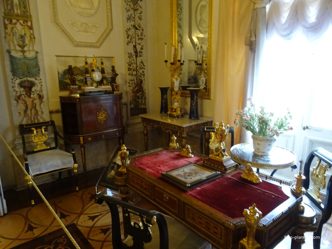 В залах Павловского дворца