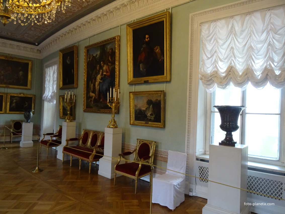 В залах Павловского дворца