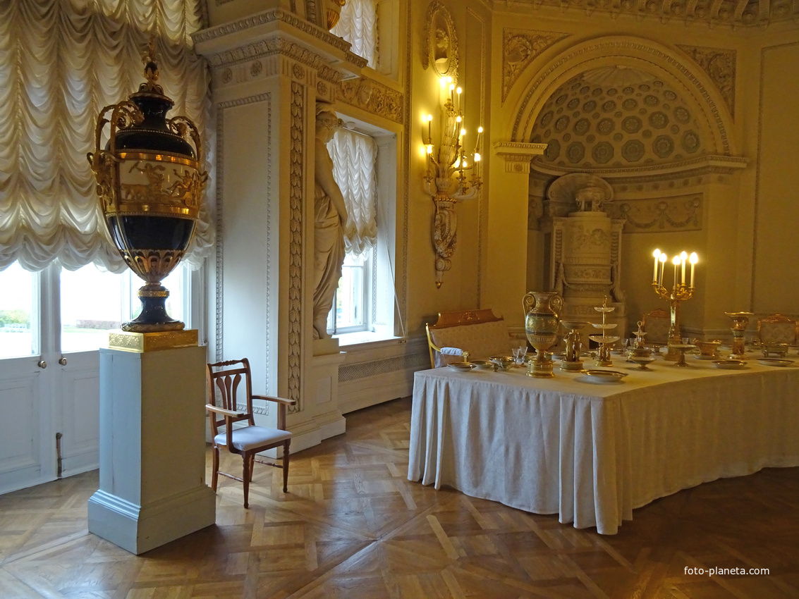 В залах Павловского дворца