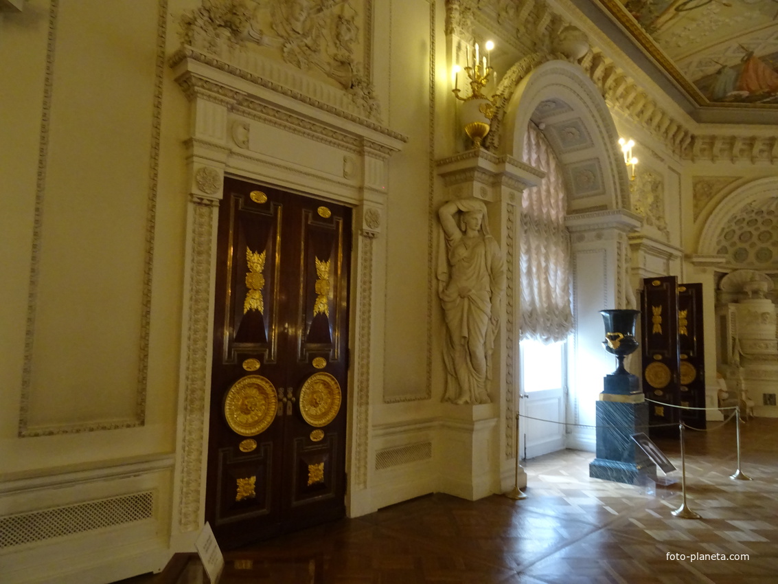 В залах Павловского дворца