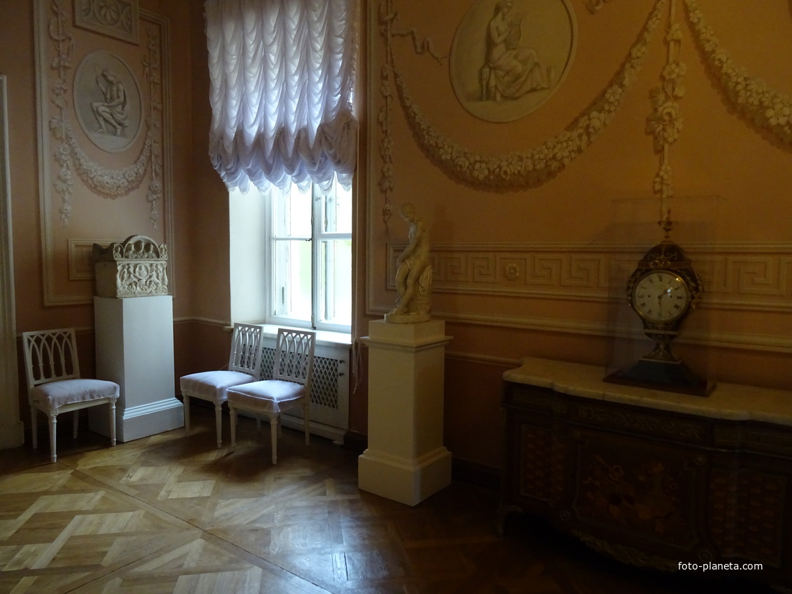 В залах Павловского дворца