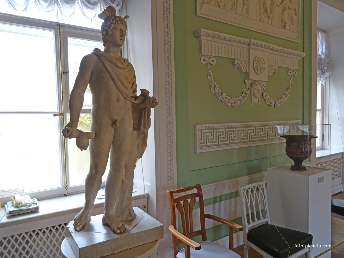 В залах Павловского дворца