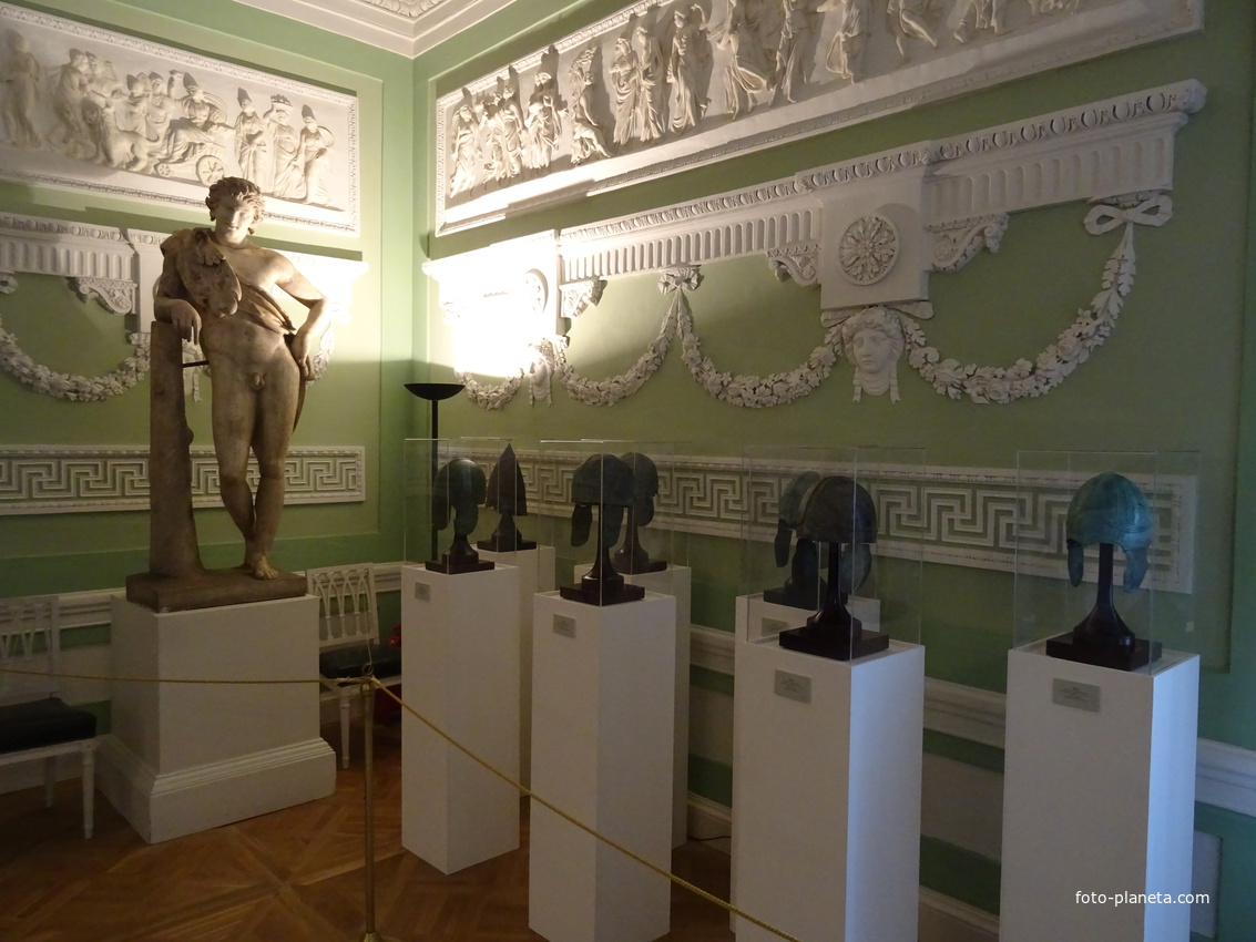 В залах Павловского дворца