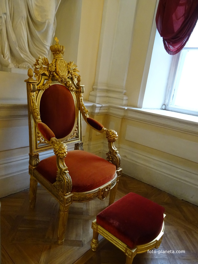 В залах Павловского дворца