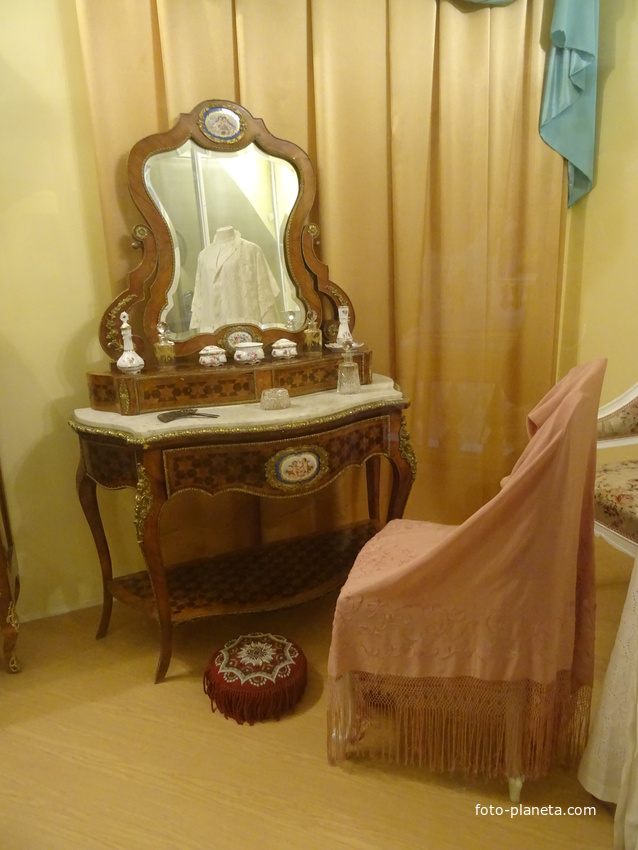 Павловский дворец. Выставка &quot;Мир женщины и её увлечений&quot;