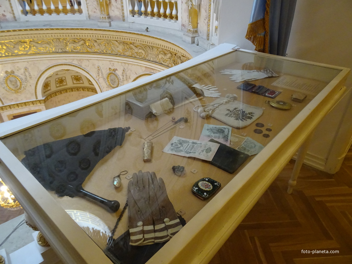 Павловский дворец. Выставка &quot;Мир женщины и её увлечений&quot;