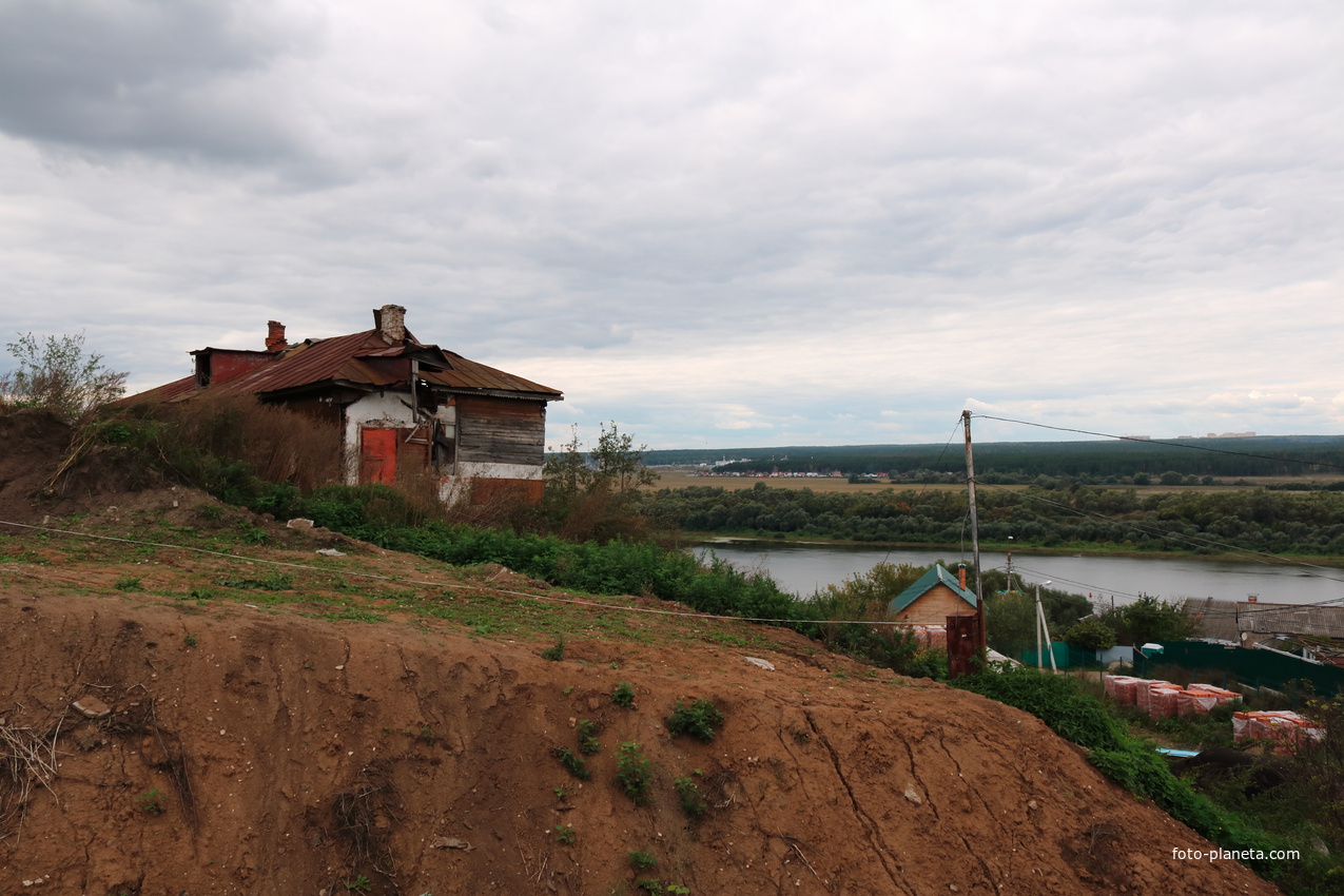 Дом на краю обрыва