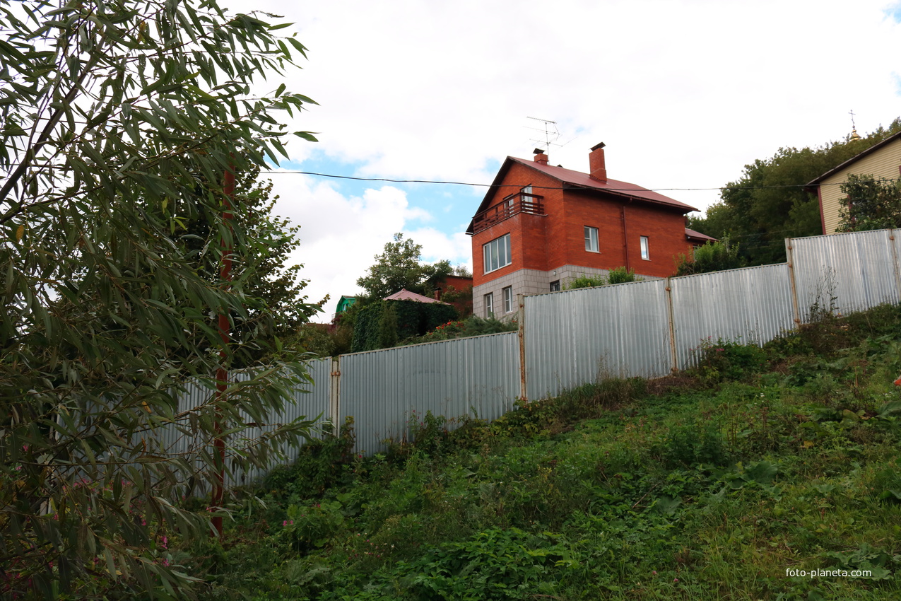 Улица Коммуны