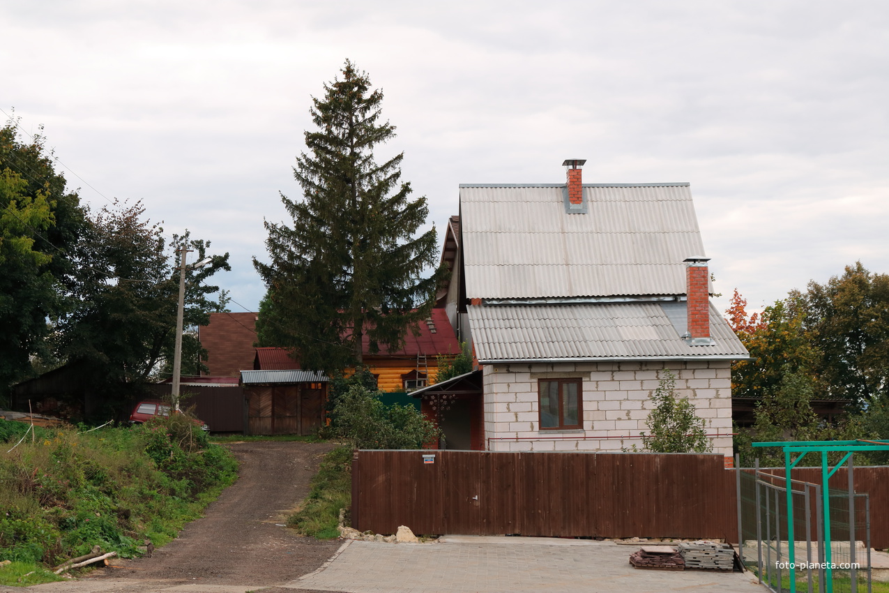 Улица Коммуны