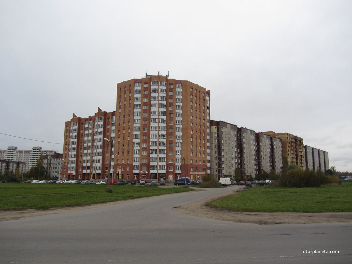 Диагональная улица, Гатчина