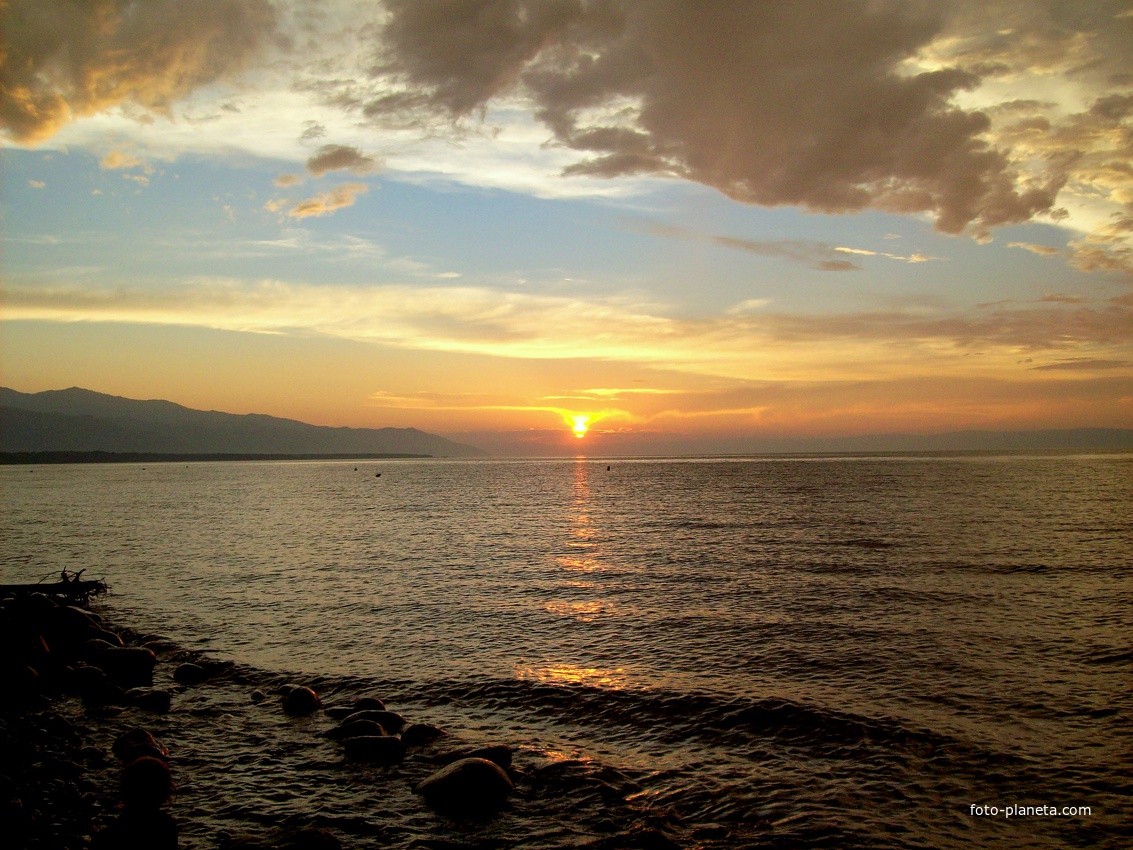 Берег Байкала возле Байкальска