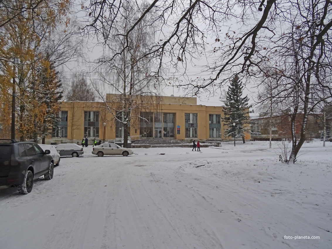 Здание администрации Павловска