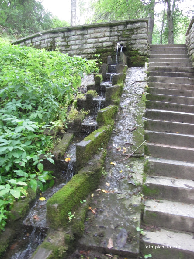 Тойла. Ору-парк. Грот Серебряный источник