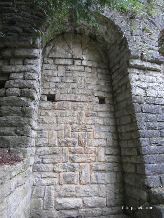 Тойла. Ору-парк. Грот Серебряный источник