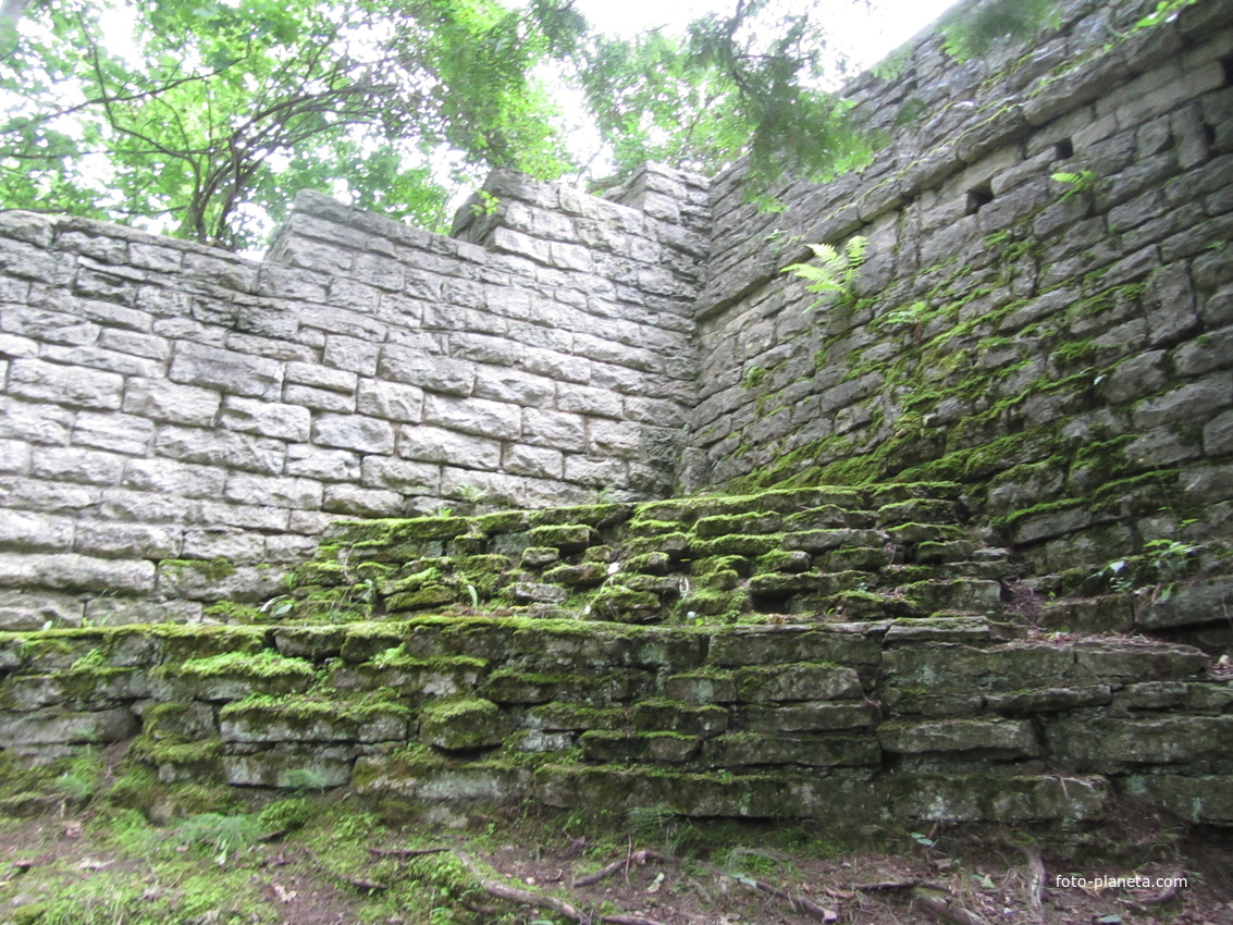 Тойла. Ору-парк. Грот Серебряный источник