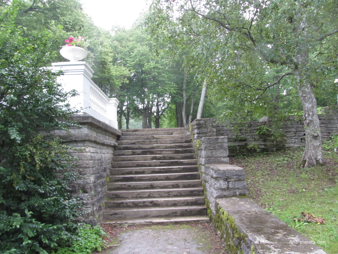 Тойла. Ору-парк. Грот Серебряный источник