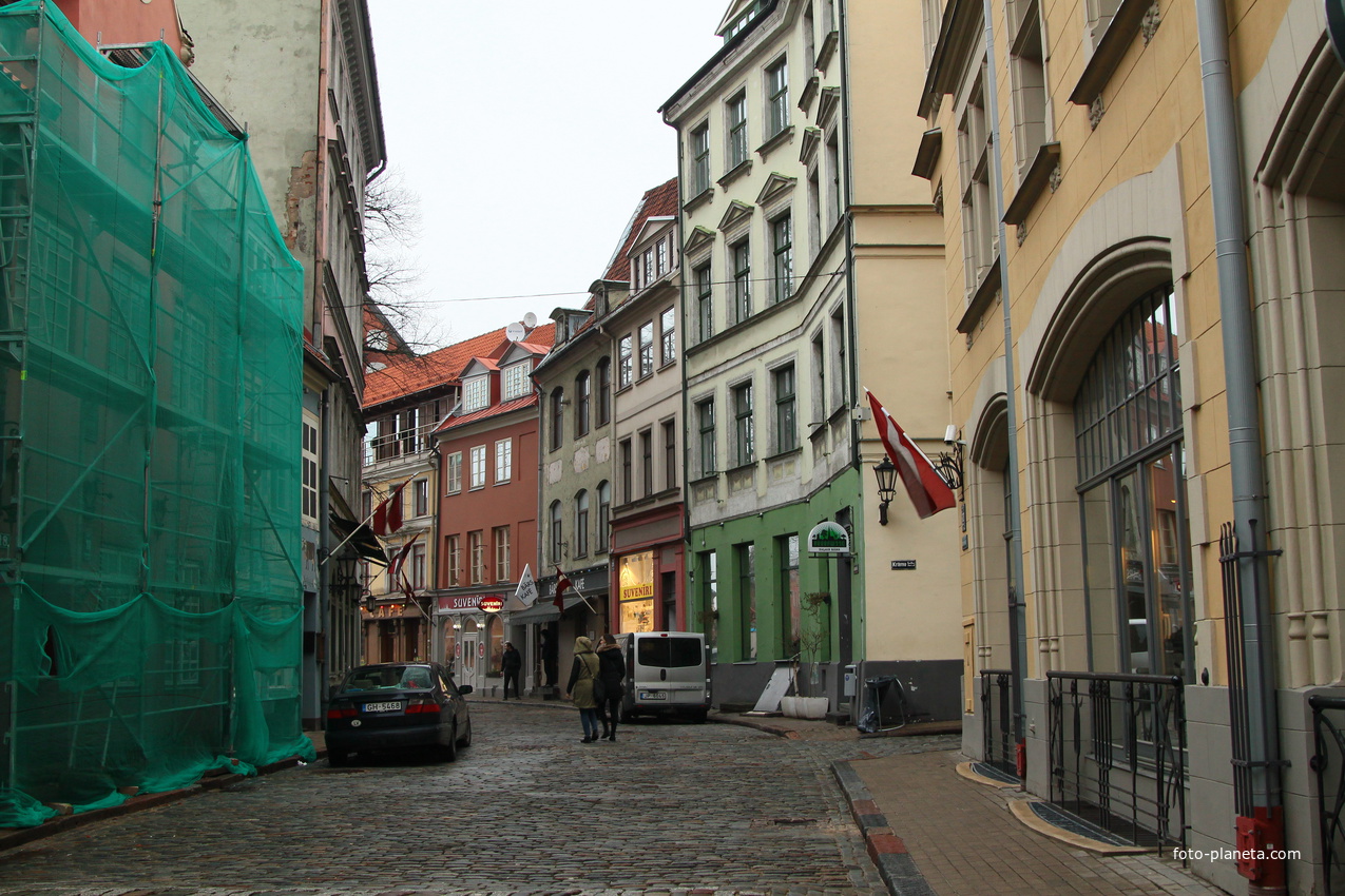 Улица Яуниела