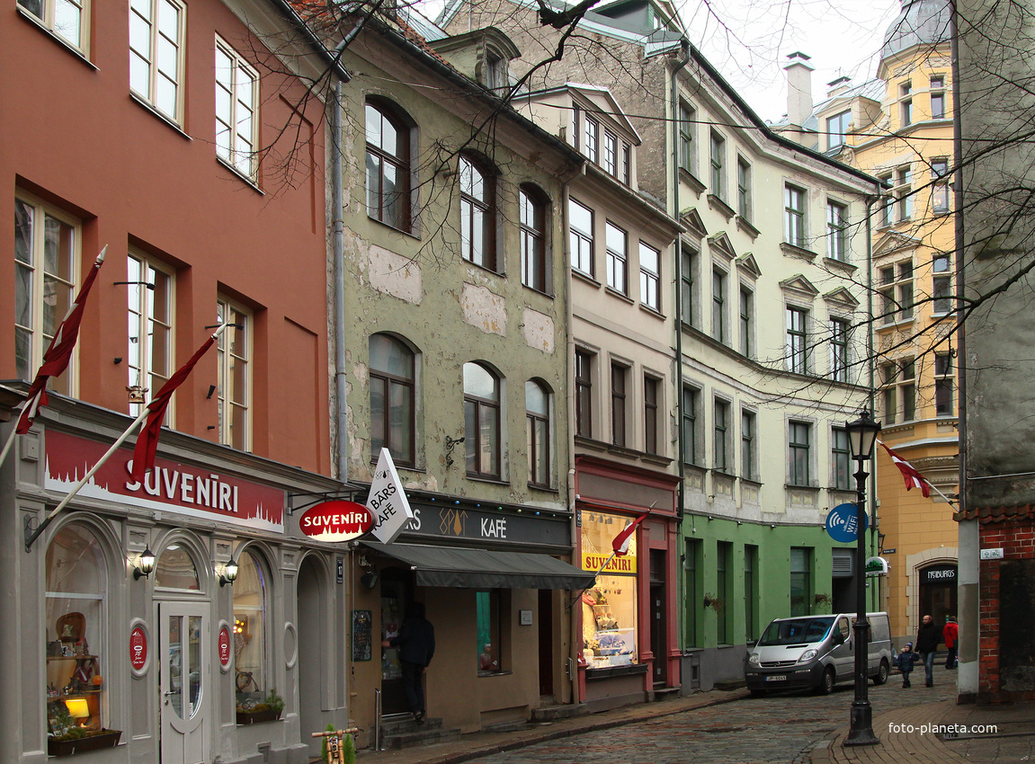 Улица Яуниела