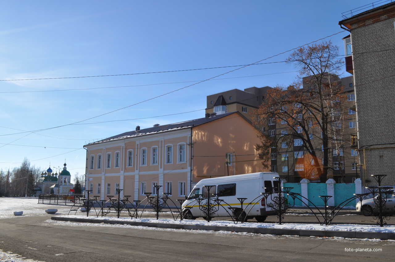 Ул. Ленина. Вид на Сергиевский храм.