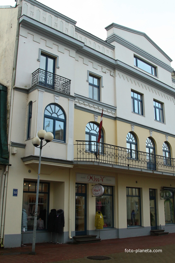 Улица Йомас