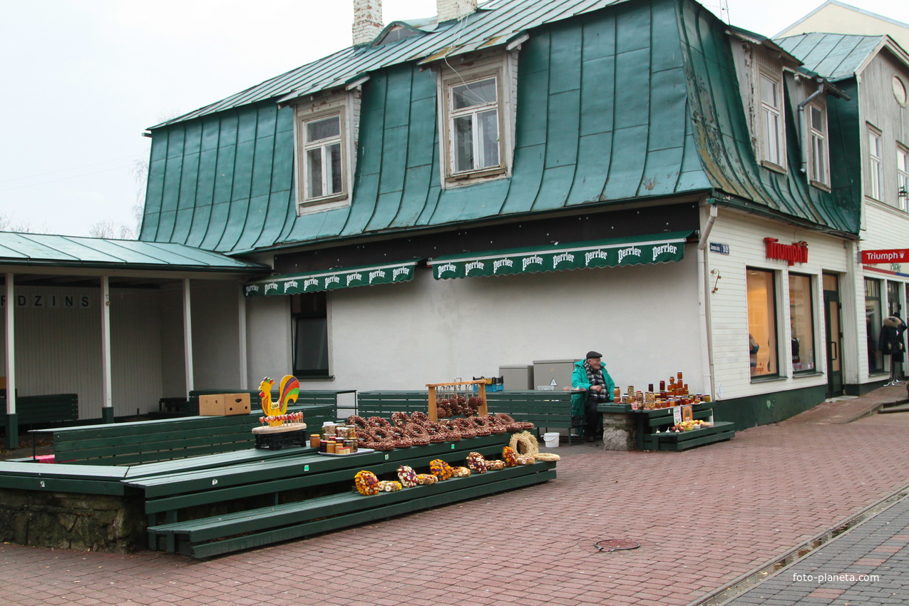 Улица Йомас