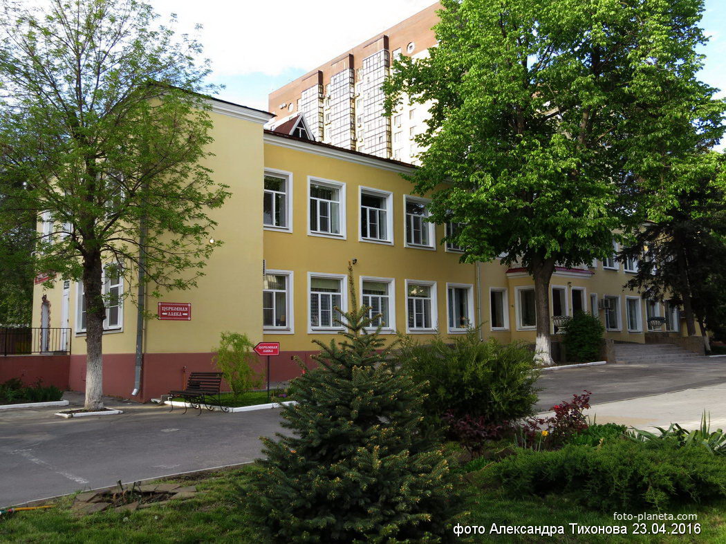 Церковь Георгия Победоносца при Свято-Георгиевской православной классической гимназии- церковная лавка