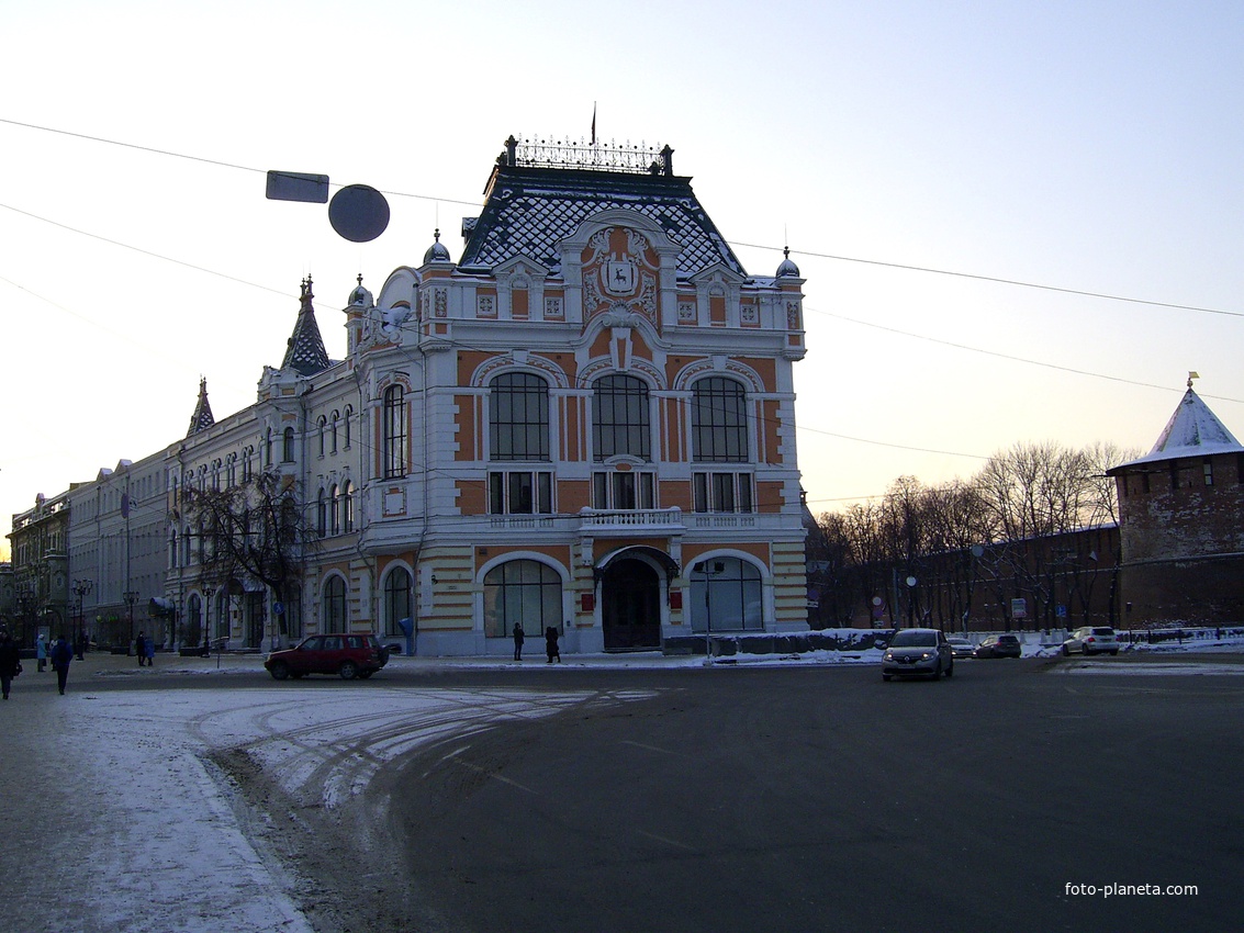 Н. Новгород. Пл. Минина и Пожарского - Памятник архитектуры.