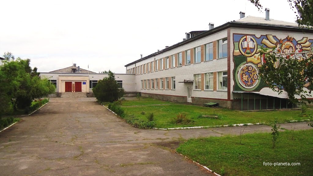 Констянтинівська школа,побудована в кінці 80-х.