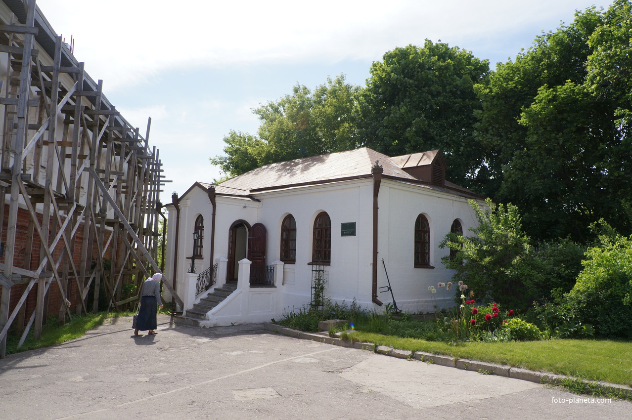 Свято-Иоанно-Богословский мужской монастыр, административный корпус