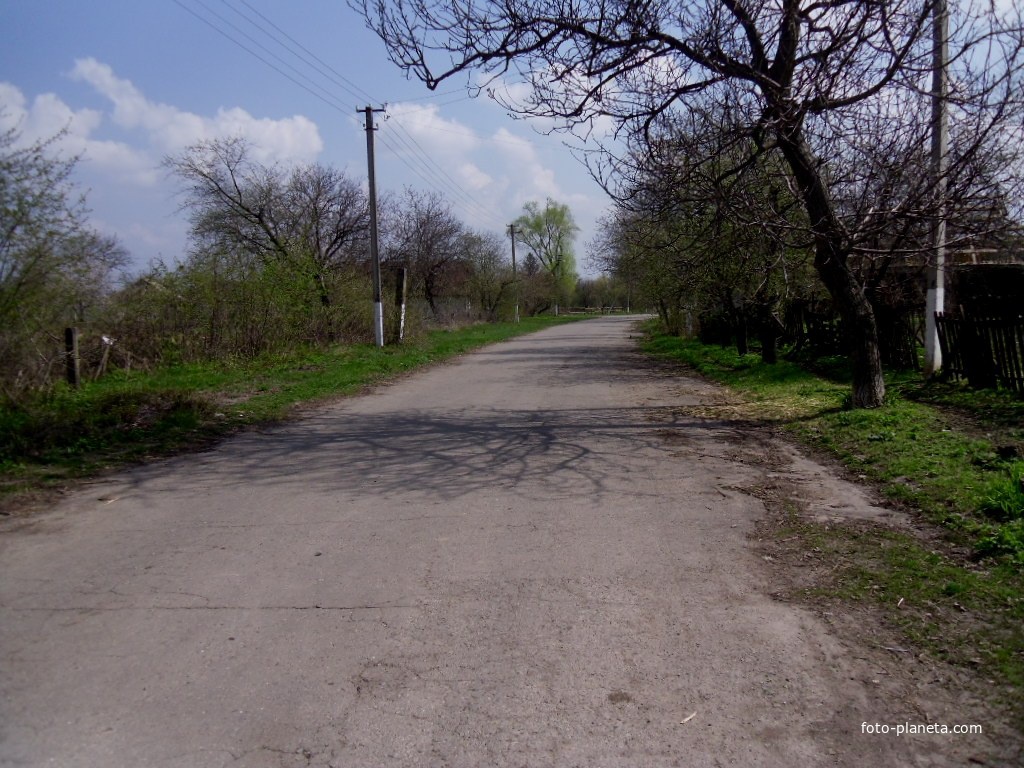 Дорога в центр села