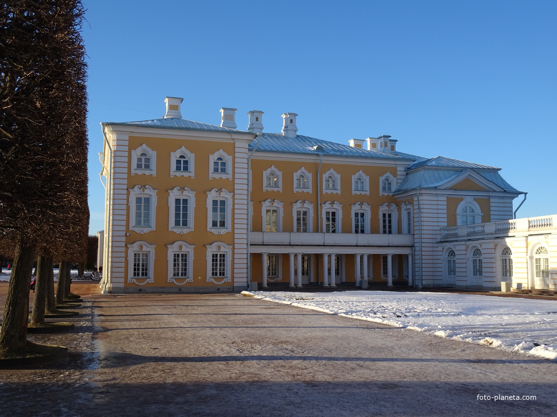 Большой Петергофский дворец