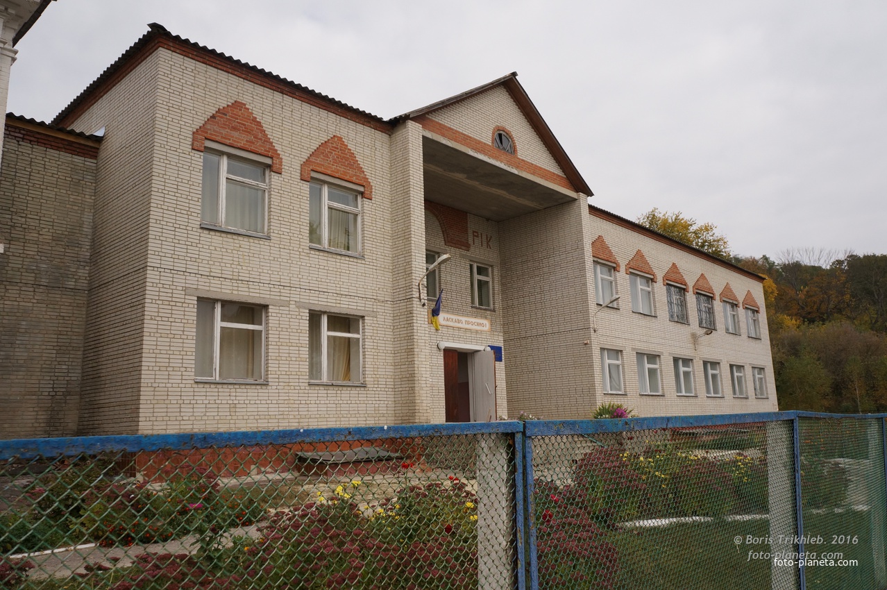 Новая школа постройки в советское время