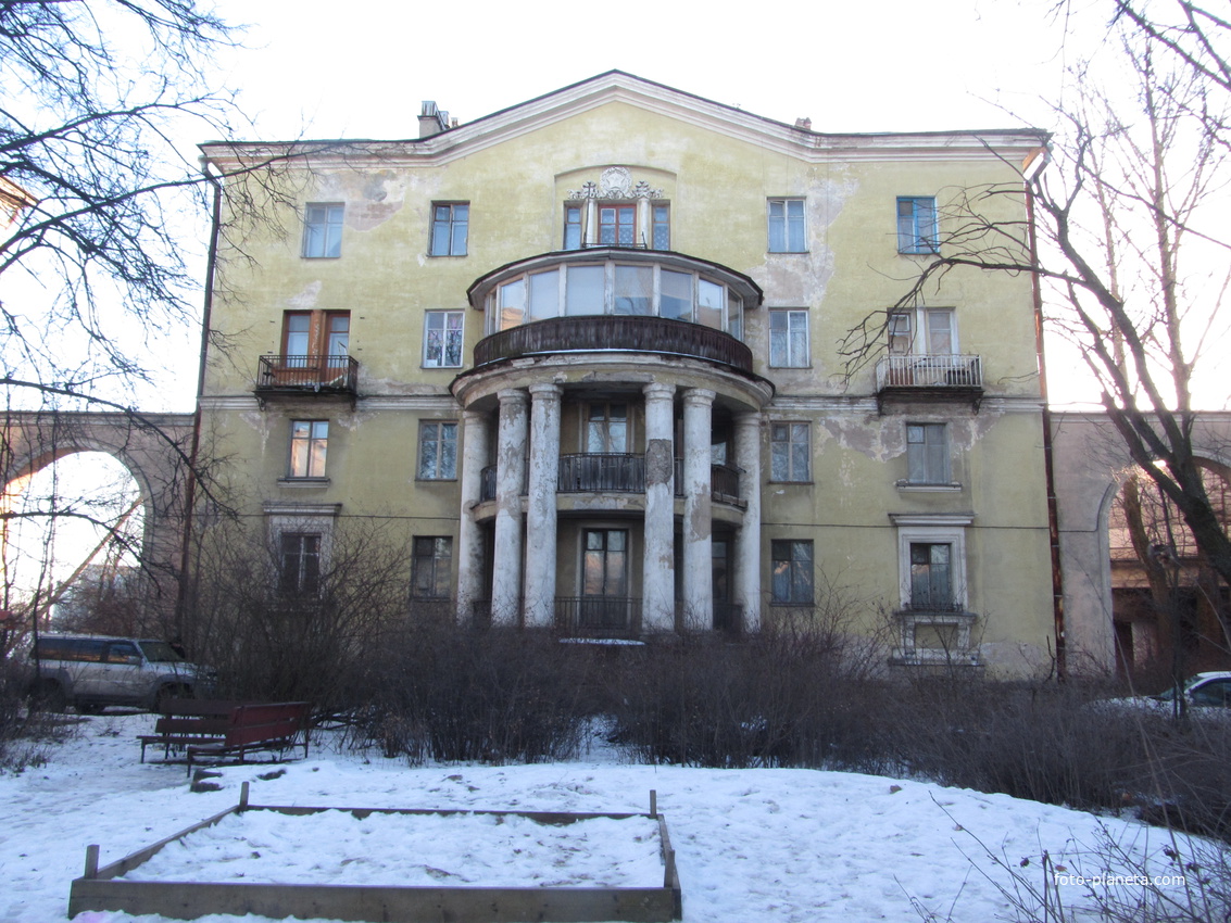 Рябовское шоссе 111