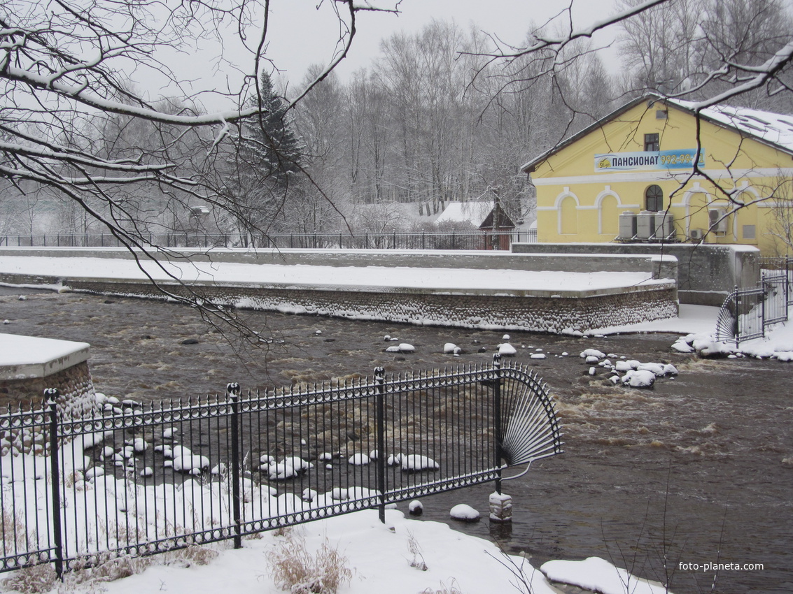 Охтинские пороховые заводы . Плотина