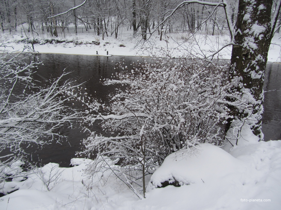 Охтинские пороховые заводы . Плотина