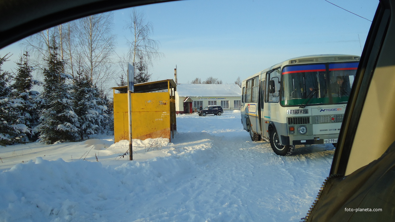 Остановка и магазин в д.Шупоси