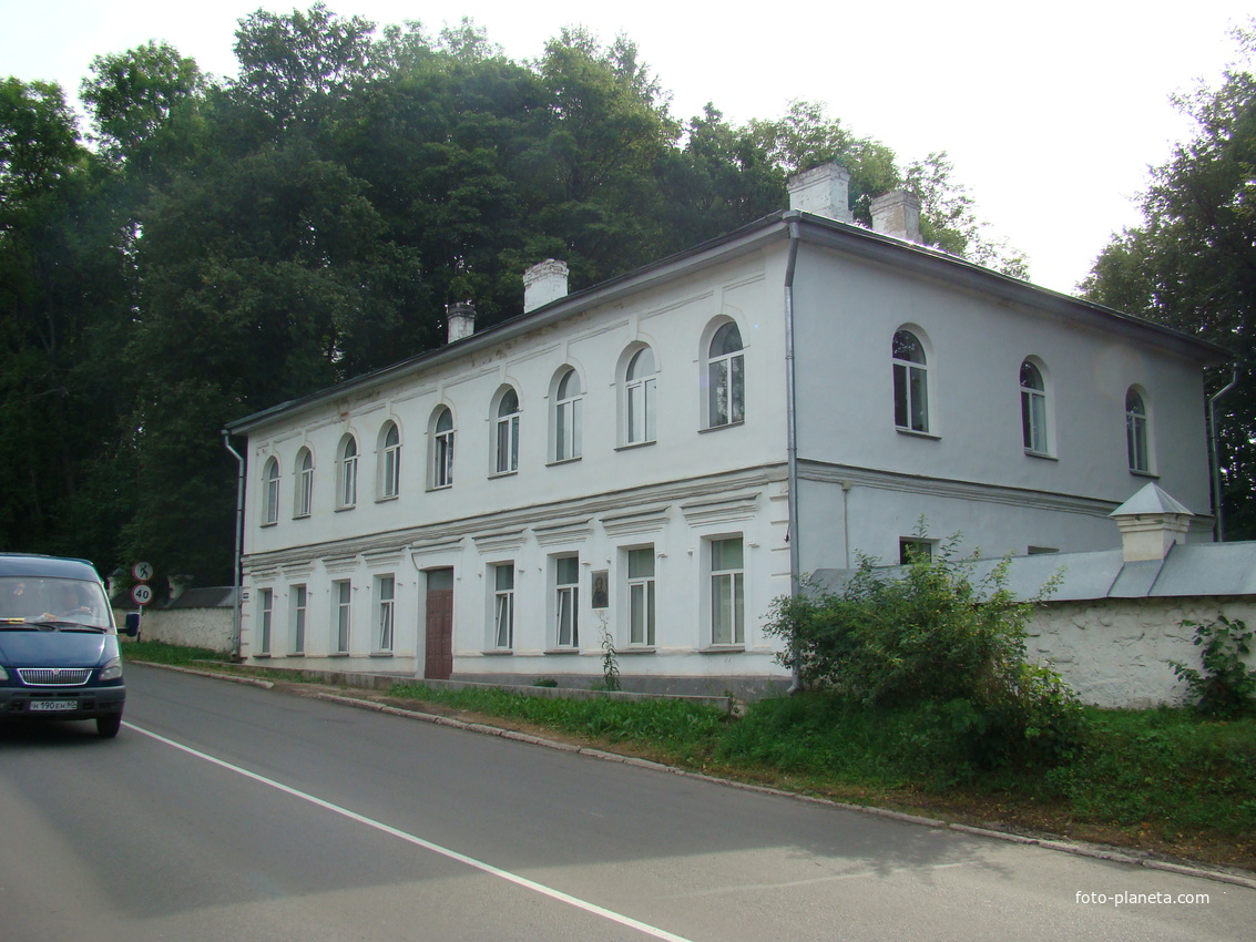 Пушкинские горы. Пушкинская ул. Монастырская гостиница