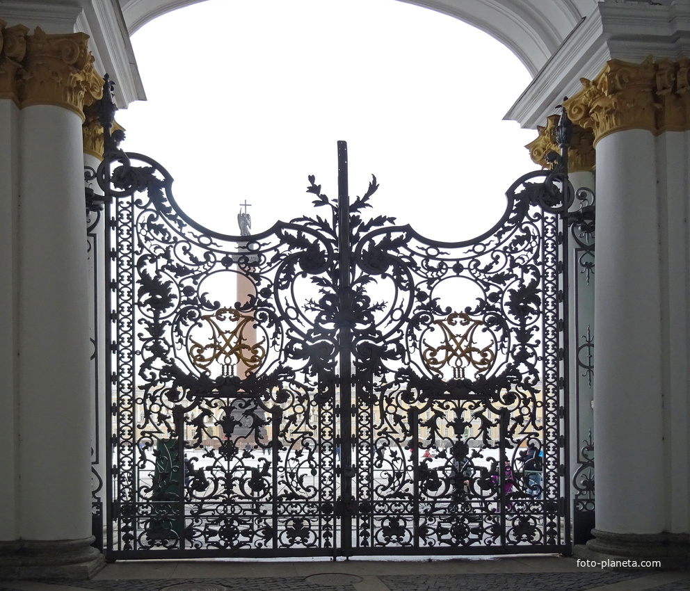 Ворота Зимнего дворца