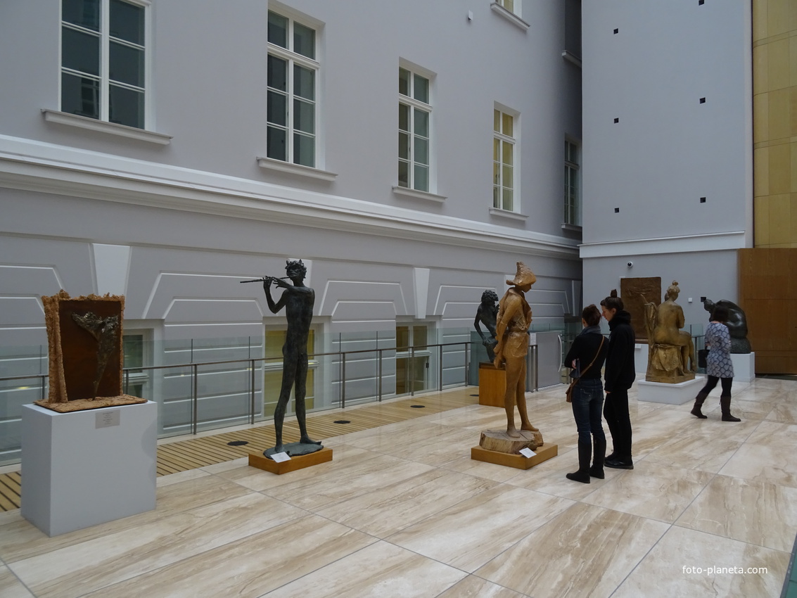 Экспозиции Эрмитажа в Главном штабе. Залы современного искусства.