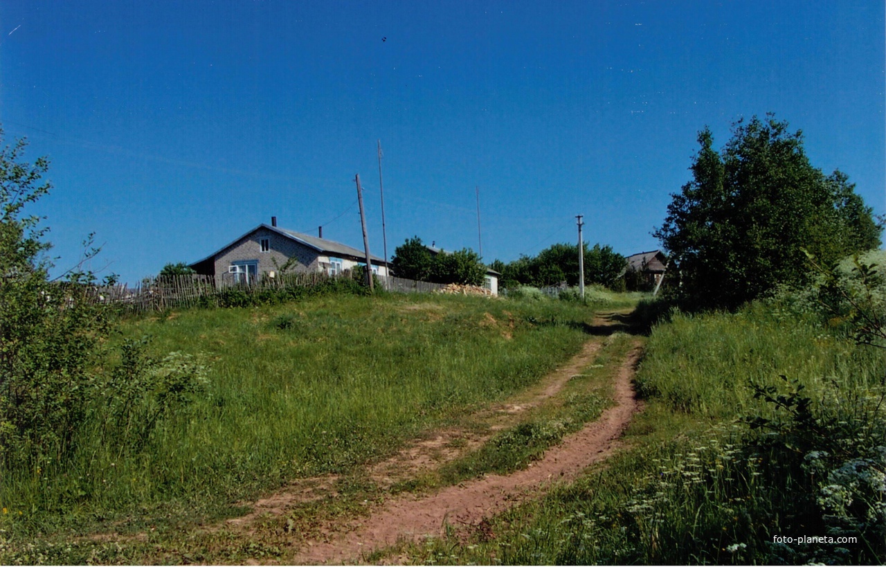 Лутовёнка, улица Подгорная, спуск к речке Хоронятка, июнь 2006 года.