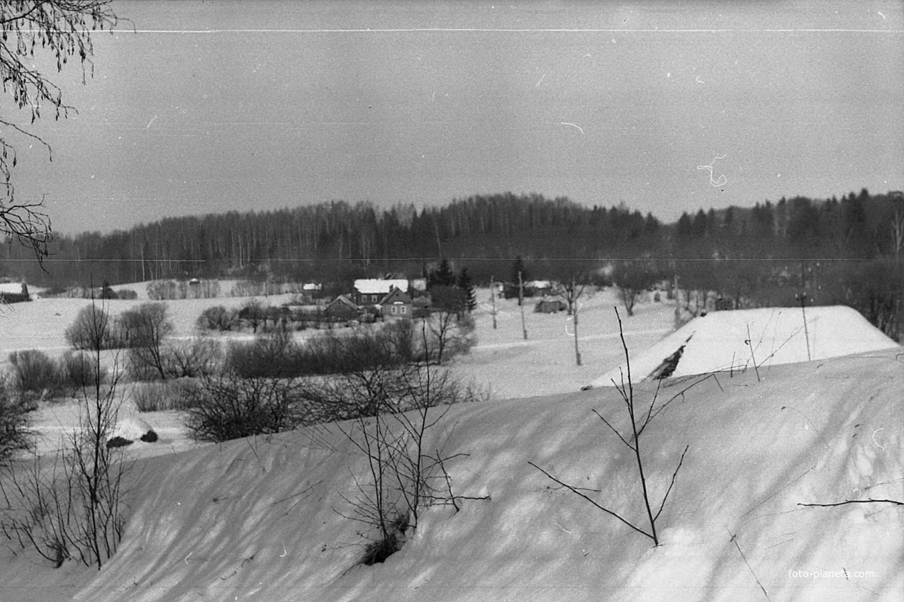 Кадомы, 1985. Вид с горы от усадьбы Карпеченковых, спуск возле реки