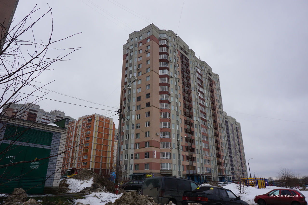 На улице Родионова.