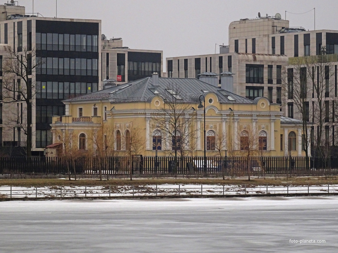 Набережная Мартынова, 62