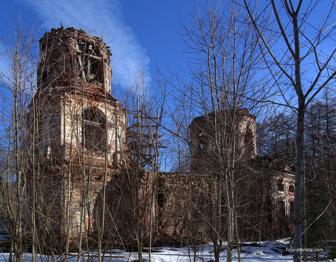 Руины Свято-Владимирского храма