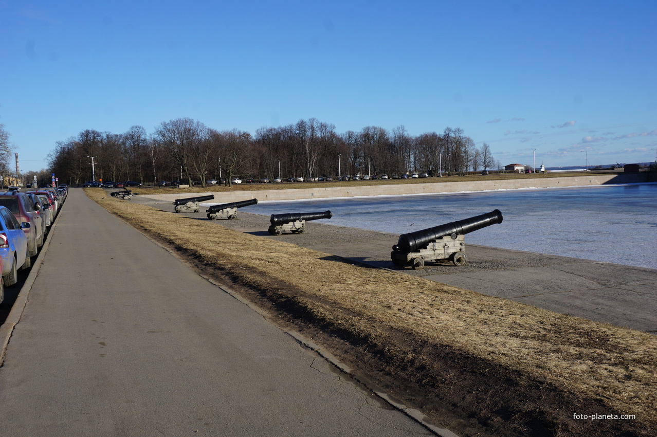 Набережная Итальянского пруда.