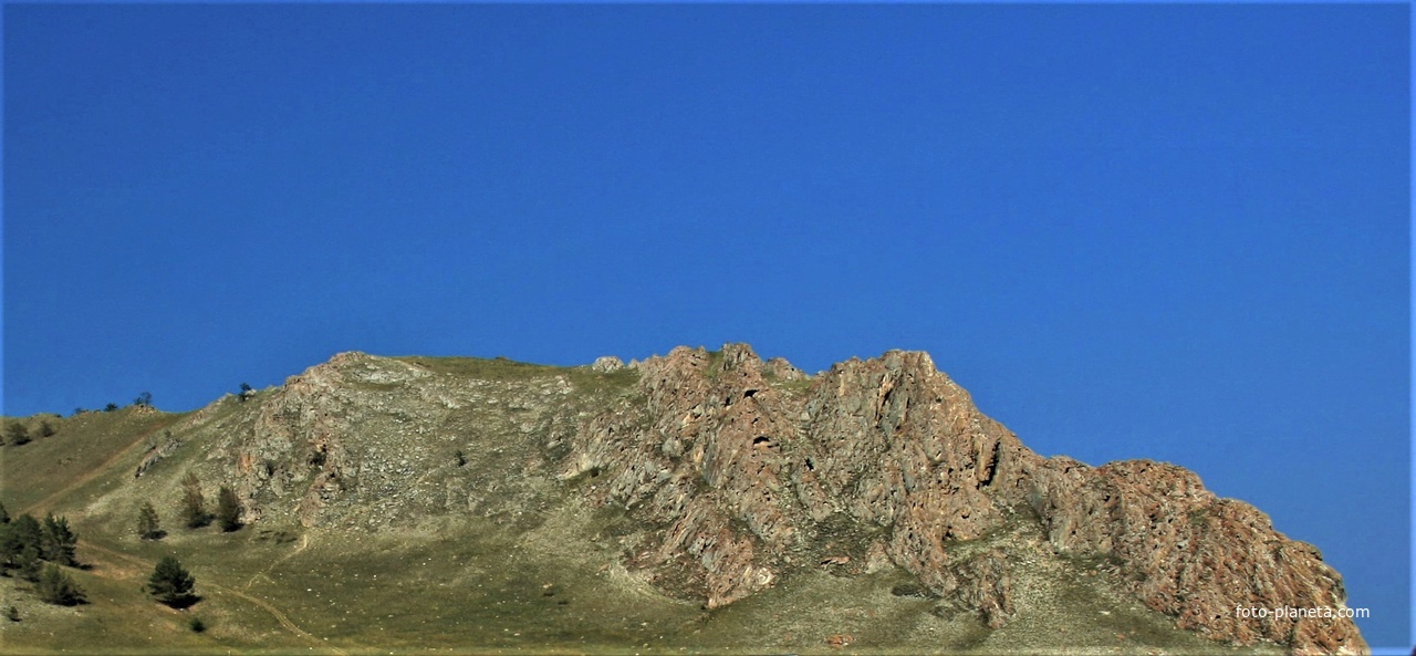 Узурские скалы над заливом Хага-Яман. Северо-восточный берег Ольхона.
