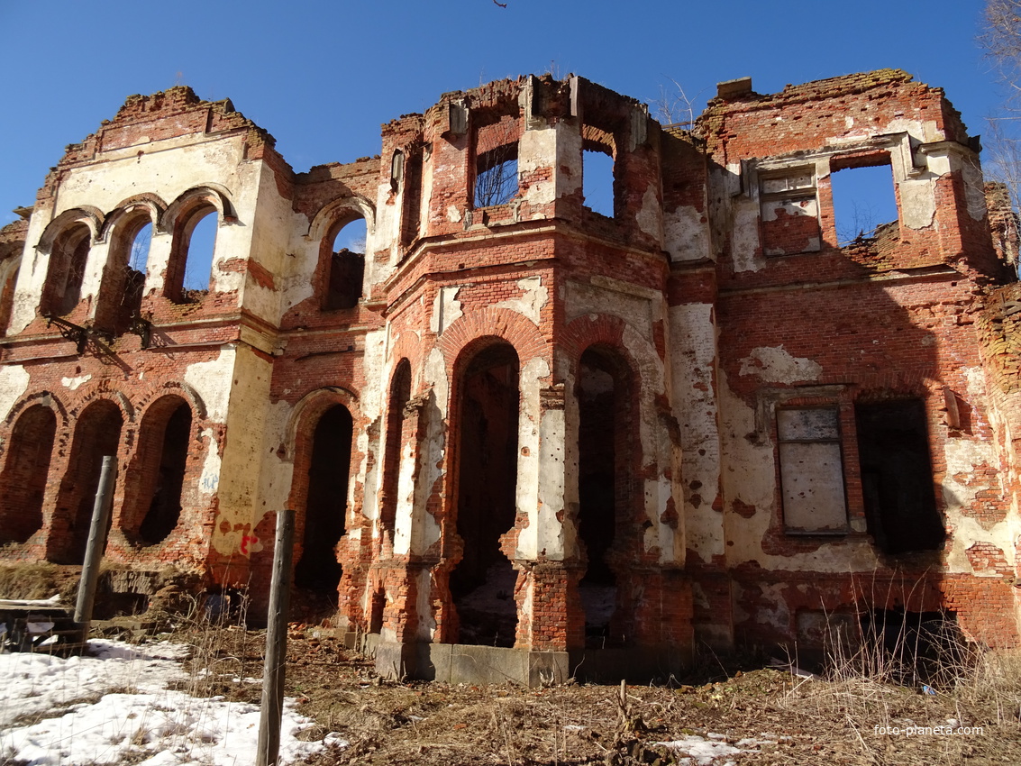 Погода в гостилицах ломоносовский. Дворец в Гостилицах. Гостилицах Ломоносовский район. Гостилицы Ломоносовский район карьер. Гостилицы поселок.