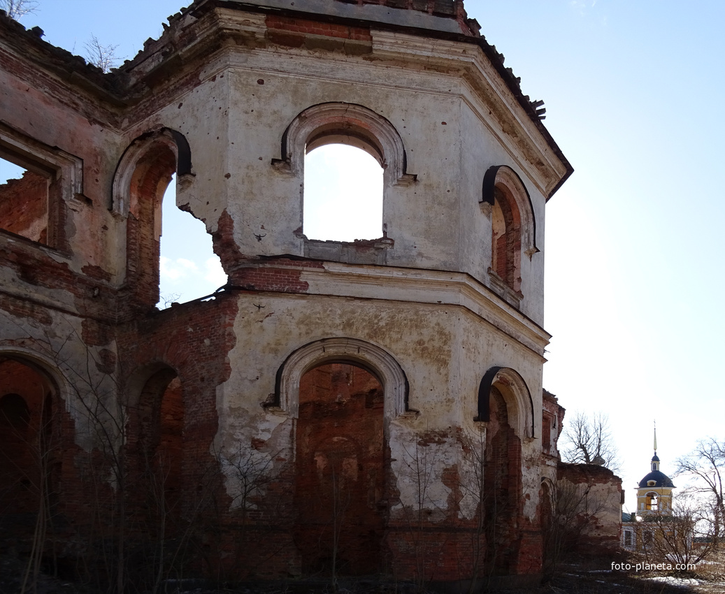 Дворец в Гостилицах