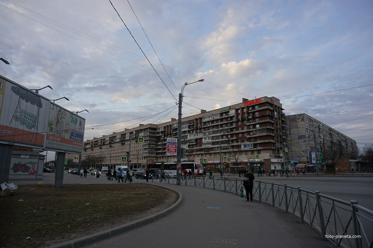 На Бухарестской улице.
